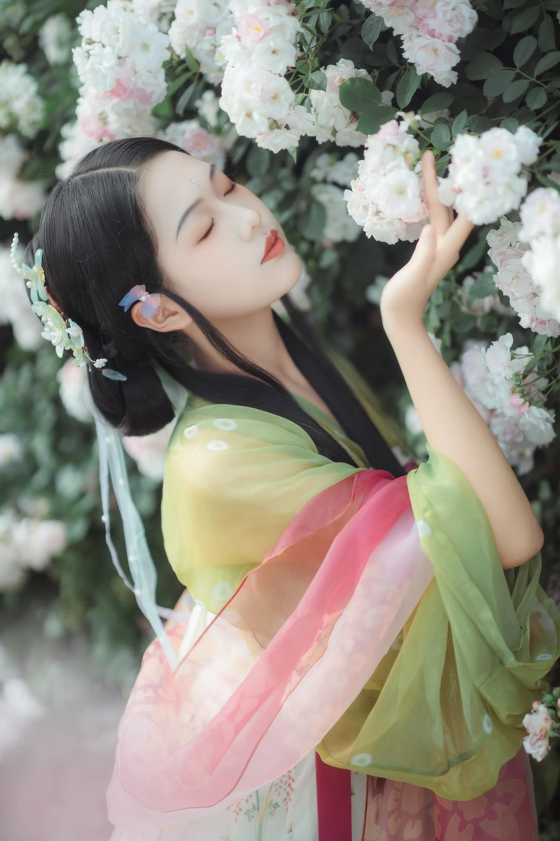 [YITUYU艺图语]2022.09.14 蔷薇 若韵 [23P]插图4